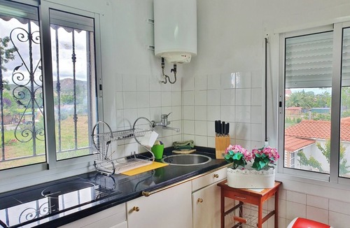 Lardero House | Casa Azul, breathes tranquility with swimming pool, barbecue and a large garden.