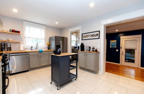 Talbot's Corner House | Casa Azul: Designer Ranch w/Hot Tub & Fenced Yard