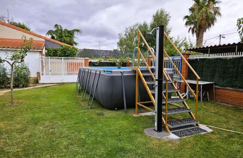 Lardero House | Casa Azul donde se respira tranquilidad
