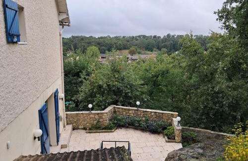 Prunay-sur-Essonne House | Casa Azul