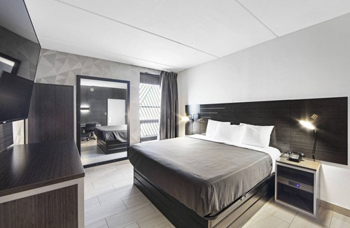 Queens Hotel | Casa Azul Hotel Blu JFK