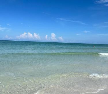 Laurel House | Casa Azul your Beach Oasis