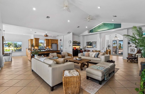 Englewood House | Casa Bahia-Luxury Bayfront Pool Home with Studio