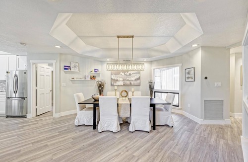 Palma Sola House | Casa Bella-5BR/Waterfront/Pool/Spa