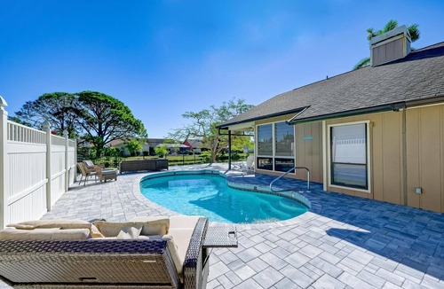 Palma Sola House | Casa Bella-5BR/Waterfront/Pool/Spa