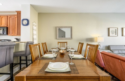 Florida Central Atlantic Coast Condo | Casa Bella at Vista Cay: 3 Bed, Sleeps 8, Long Stays Near Major Attractions