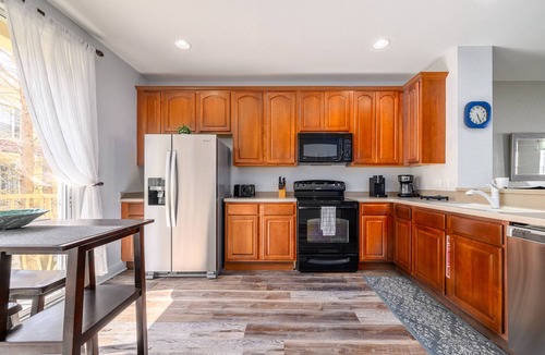 Florida Central Atlantic Coast Condo | Casa Bella at Vista Cay: 3 Bed, Sleeps 8, Long Stays Near Major Attractions