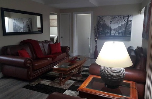 Downtown Gatineau House | Casa Bella