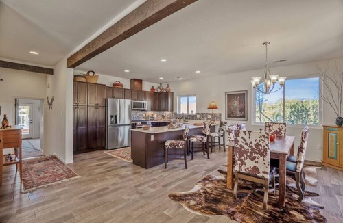 Las Campanas House | Casa Bella - Hot tub, well equipped and mountain views