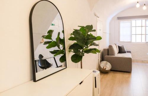 Besalu Apartment | Casa Besalú - Estudio en el centro del pueblo