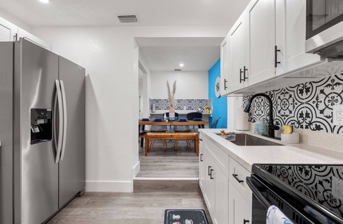 Downtown Fort Lauderdale House | Casa Betania: Your Urban Oasis in Fort Lauderdale