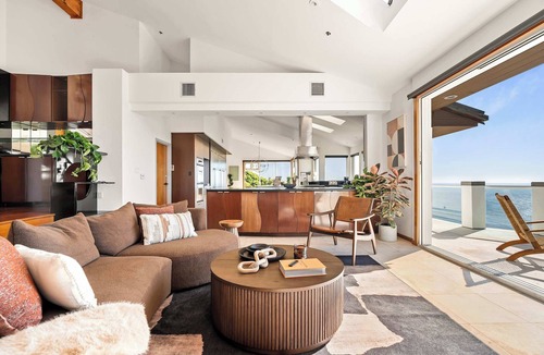 Central Malibu House | Casa Bianca by Oraklus