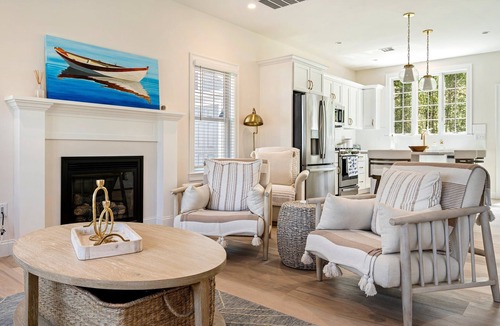 Arundel Cottage | Casa Bianca spacious retreat, heated pools, clubhouse, close to beaches
