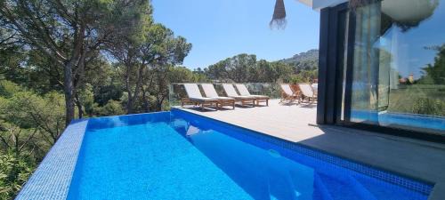 Pals Villa | Casa Blanca
