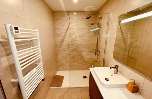 Roches Grises Villa | Casa Blanca