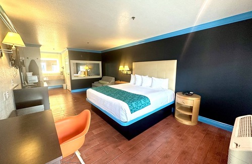 Orange Hotel | Casa Blanca Hotel - Orange