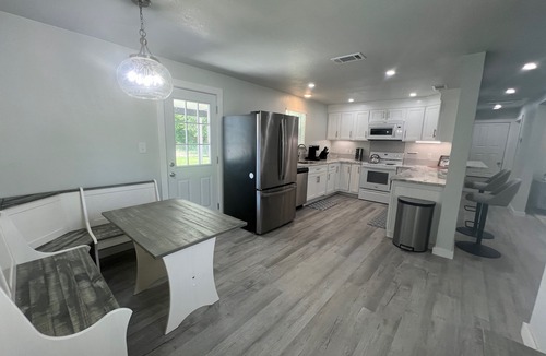 Granbury House | Casa Blanca in Granbury