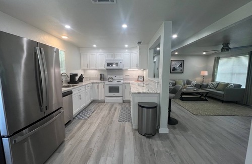 Granbury House | Casa Blanca in Granbury