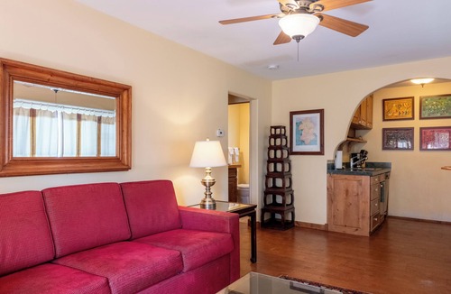 Farmington Bed & Breakfast | Casa Blanca Inn