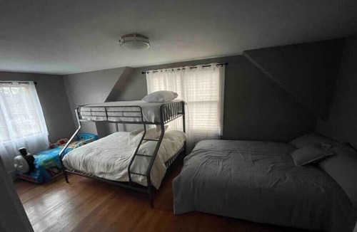 Oak Lawn House | Casa Blanca Midway