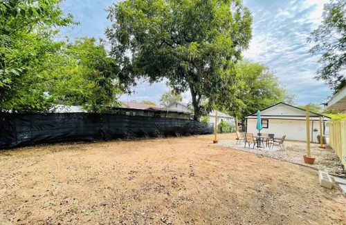 Southside House | Casa Blanca near Downtown