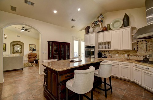 Ingram House | Casa Blanca's Main House, Riverview, 10 Beds, Group-Friendly