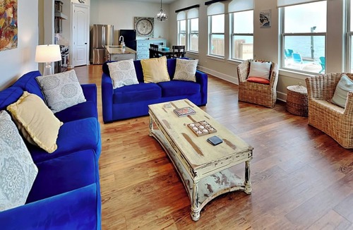 Rockport House | Casa Blanca | Waterfront, Pool + Pier