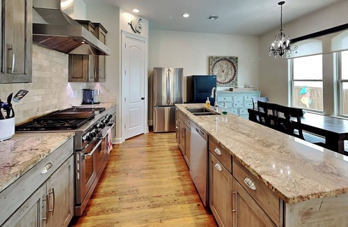 Rockport House | Casa Blanca | Waterfront, Pool + Pier