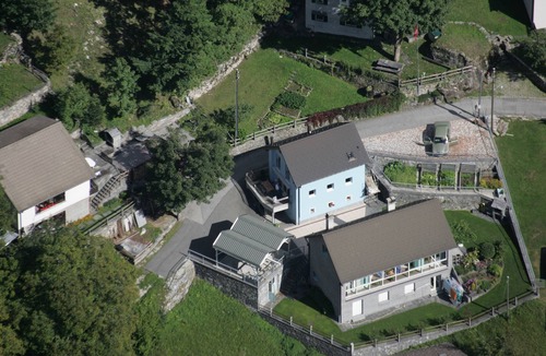 Frasco House | Casa Blu offers you comfortable accommodation in the green Verzasca Valley.
