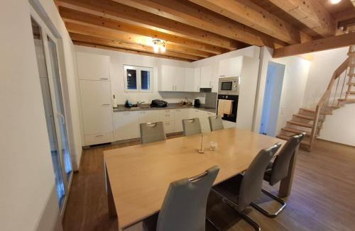 Selma House | Casa Bluette