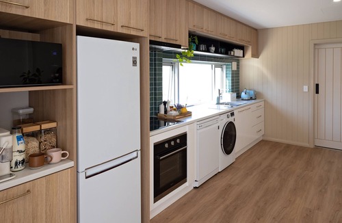 Port Noarlunga South Bed & Breakfast | Casa BlunModern Beach Vibes Private Unit