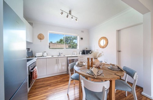 Everard Park Apartment | Casa Boho - 2BR Central WiFi