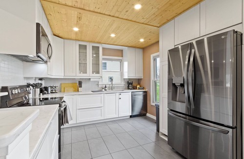 Fishers House | Casa Boho- Fire Pit, BBQ, B-ball hoop