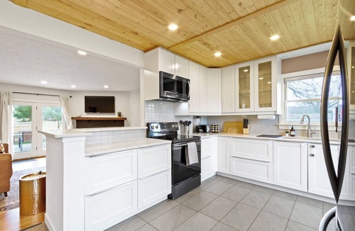 Fishers House | Casa Boho- Fire Pit, BBQ, B-ball hoop