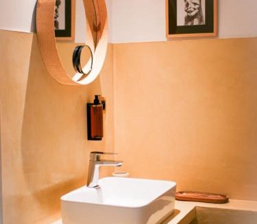 Villeseque-des-Corbieres Hotel | Casa Bonnafous