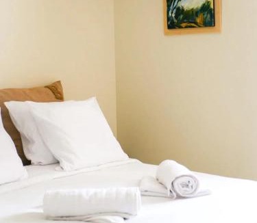 Villeseque-des-Corbieres Hotel | Casa Bonnafous