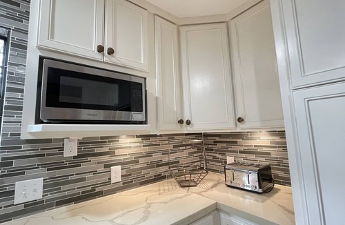 Kingwood House | Casa Bonita - Spacious 4 bedroom home with free wifi and parking.