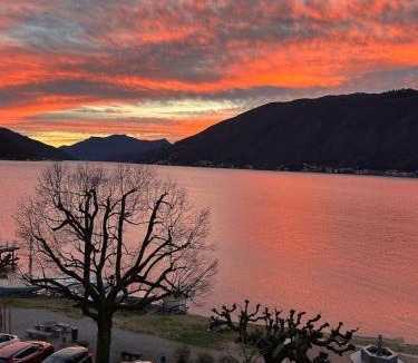 Bissone Apartment | Casa Borromini - Parking - Vista Lago di Lugano
