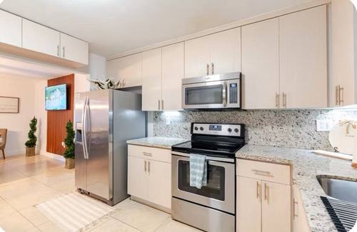 The Roads Villa | Casa Brickell. Prime Location! Coastal Vibes. Free Parking. Sleeps 14.