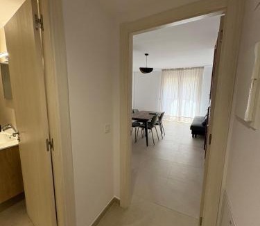 Ayerbe House | Casa Brillantes Completa