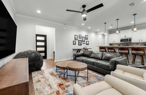 College Station House | Casa Buena Vista Cozy Townhome Aggieland