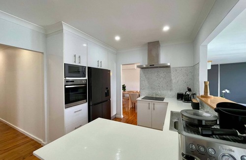 Belmont North House | Casa Calvi - Central location with Pool