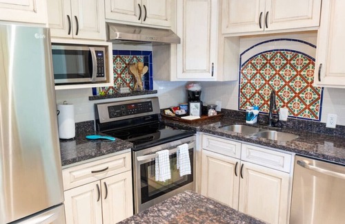 South Padre Island House | Casa Campeche-Sleeps 8/Pool/4 min walk to Beach