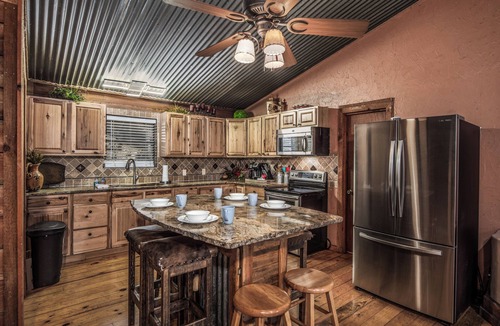 Ruidoso Cabin | Casa Campolla | Wooded Views + Hot Tub & Game Room