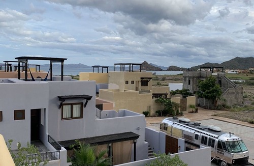 Nopolo House | Casa Canto Del Mar