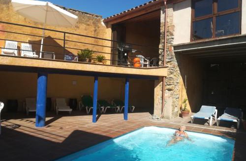 Ullastret House | Casa Carina