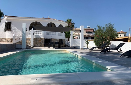Quesada House | CASA CARLOS - Private Villa Detached with Pool