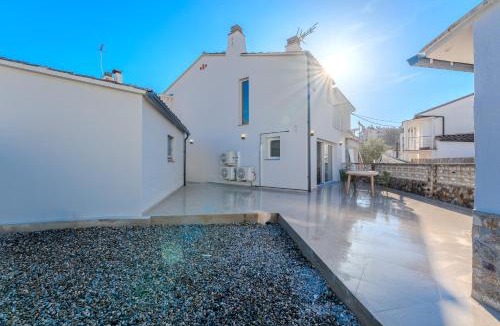 Montilivi House | Casa Carmen Girona