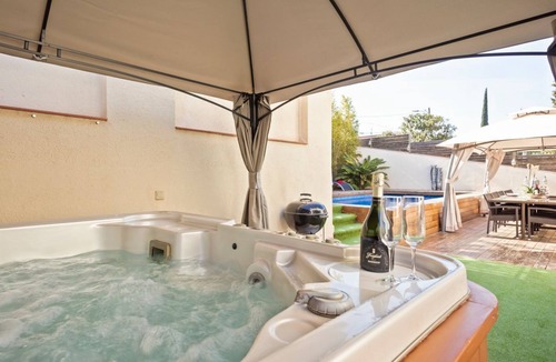 La Font d'en Fargues Villa | Casa Cartella - Eight Bedroom Villa, Sleeps 16