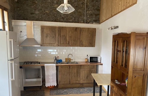 Arfa Apartment | Casa Casteller. Apartamento Rural de Montaña. Totalmente Equipado